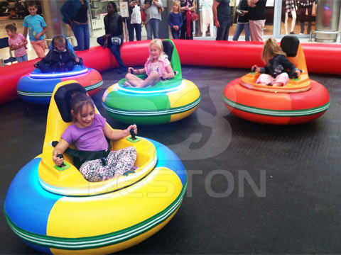 Аттракцион машинки в торговом центре