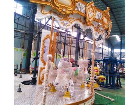Аттраркцион карусель на завод в Китае